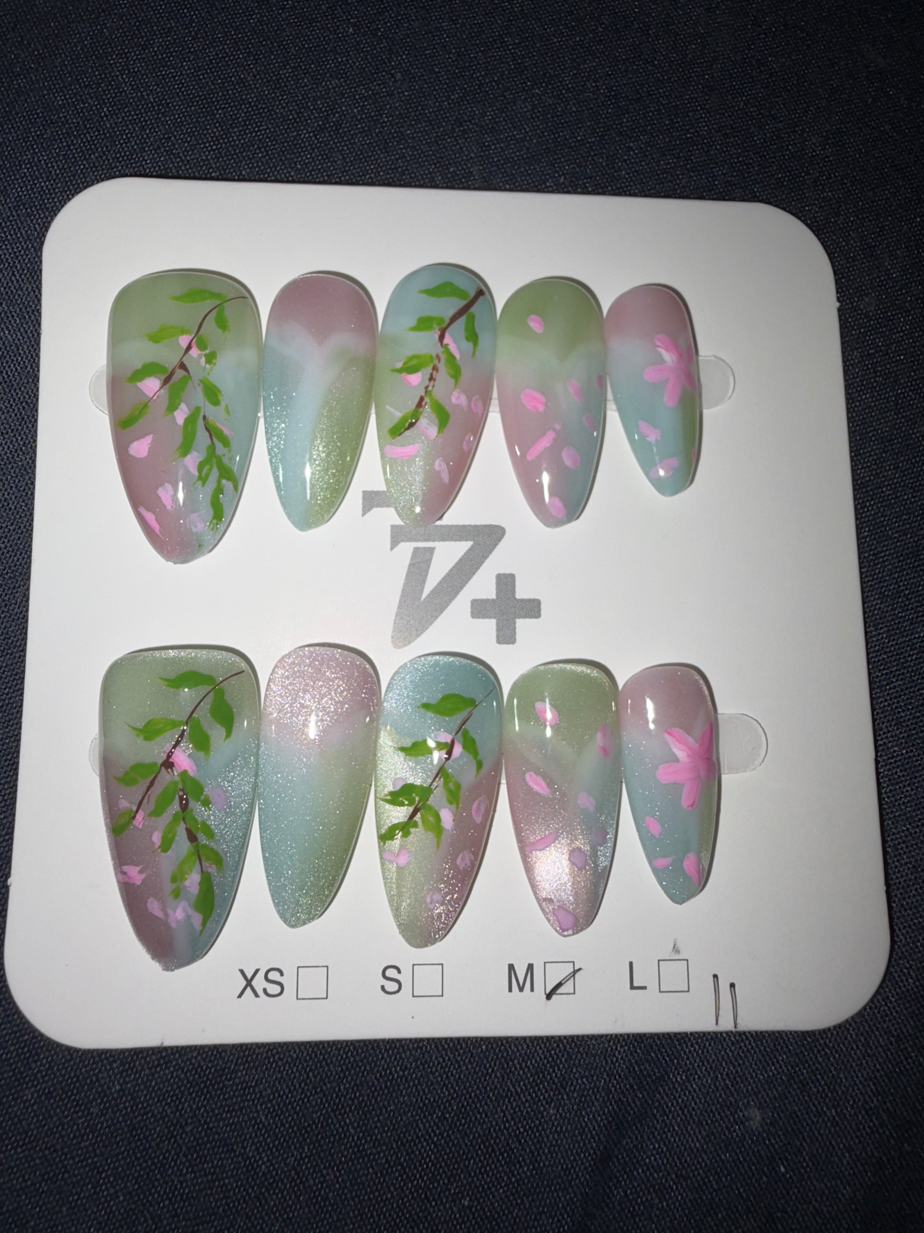 77 ombré floral press ons