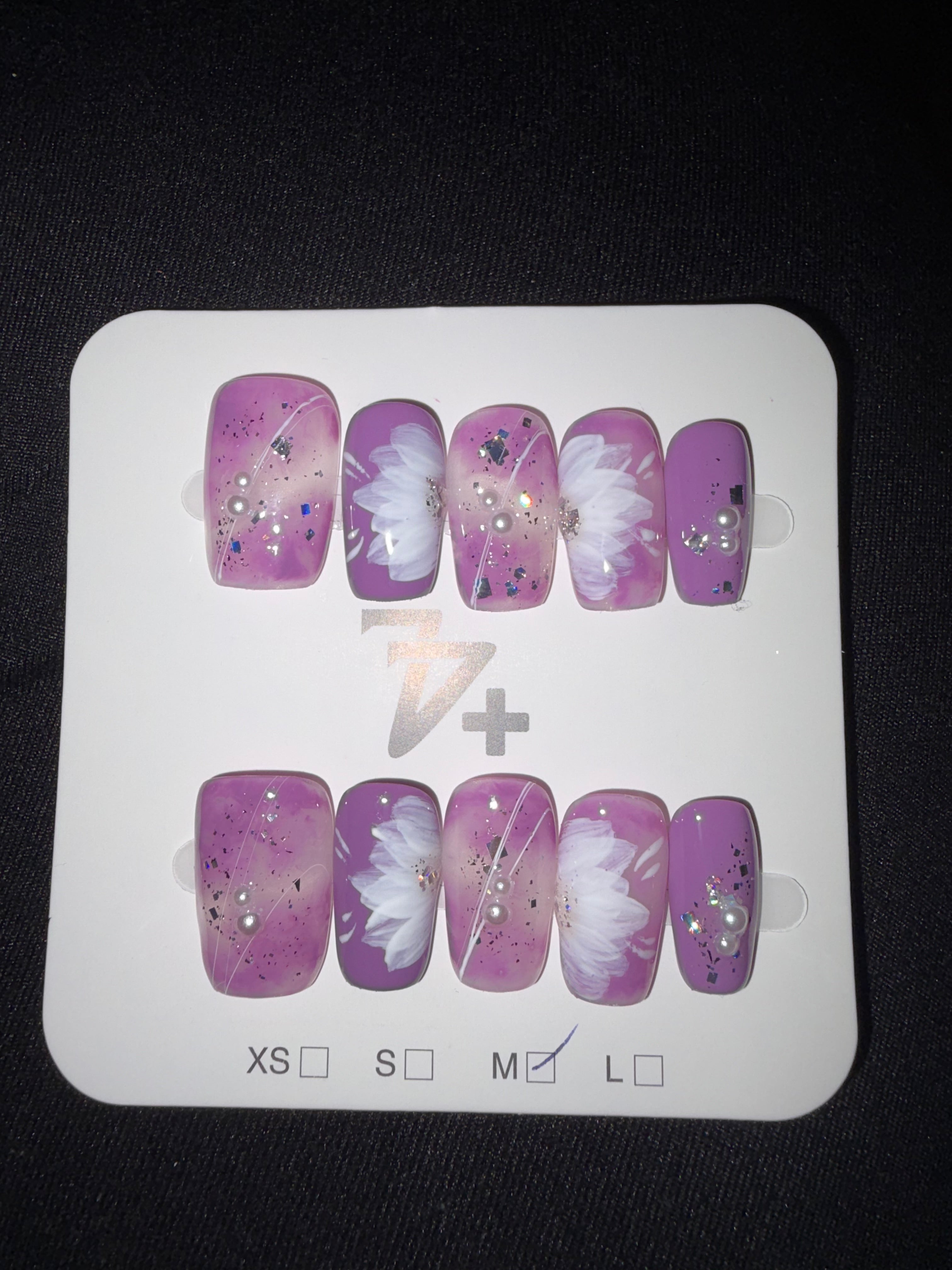 Purple white floral design press on nails