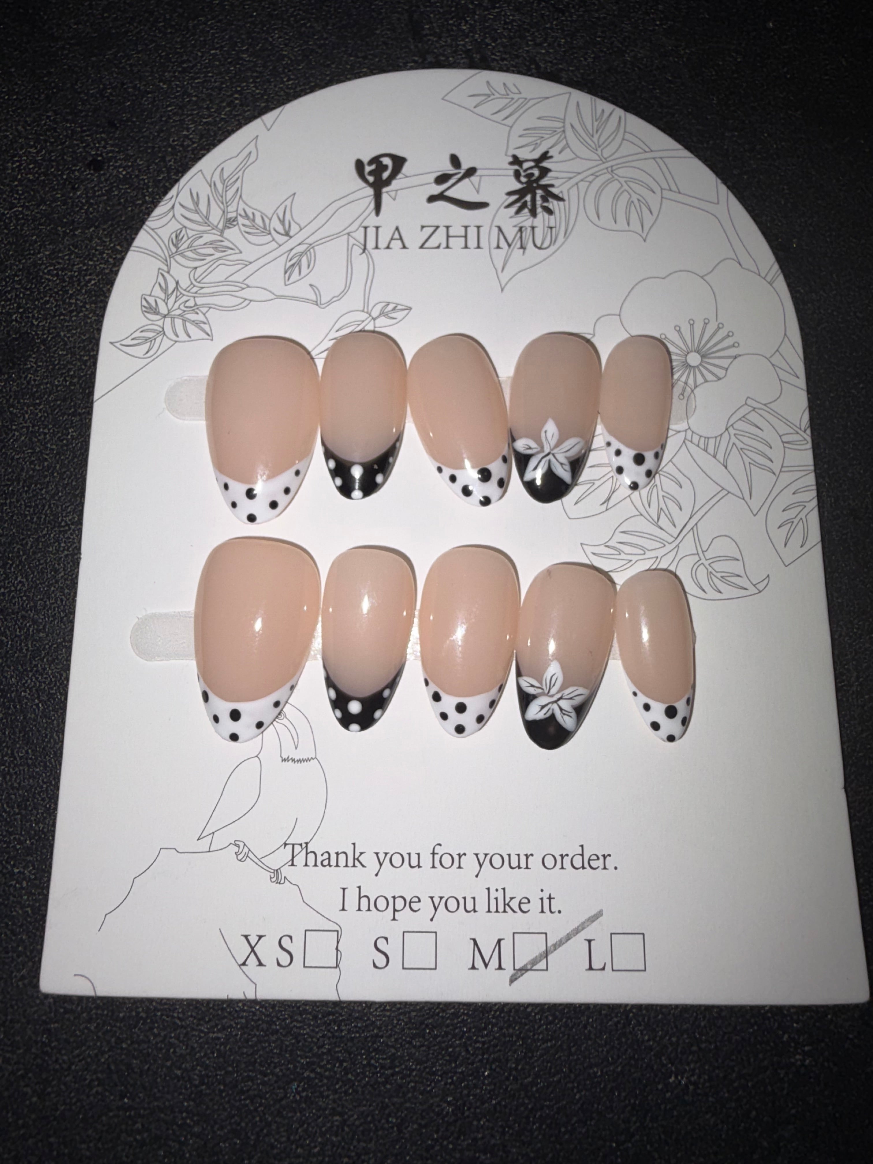Black and White simple Jia Zhi Mu nail set