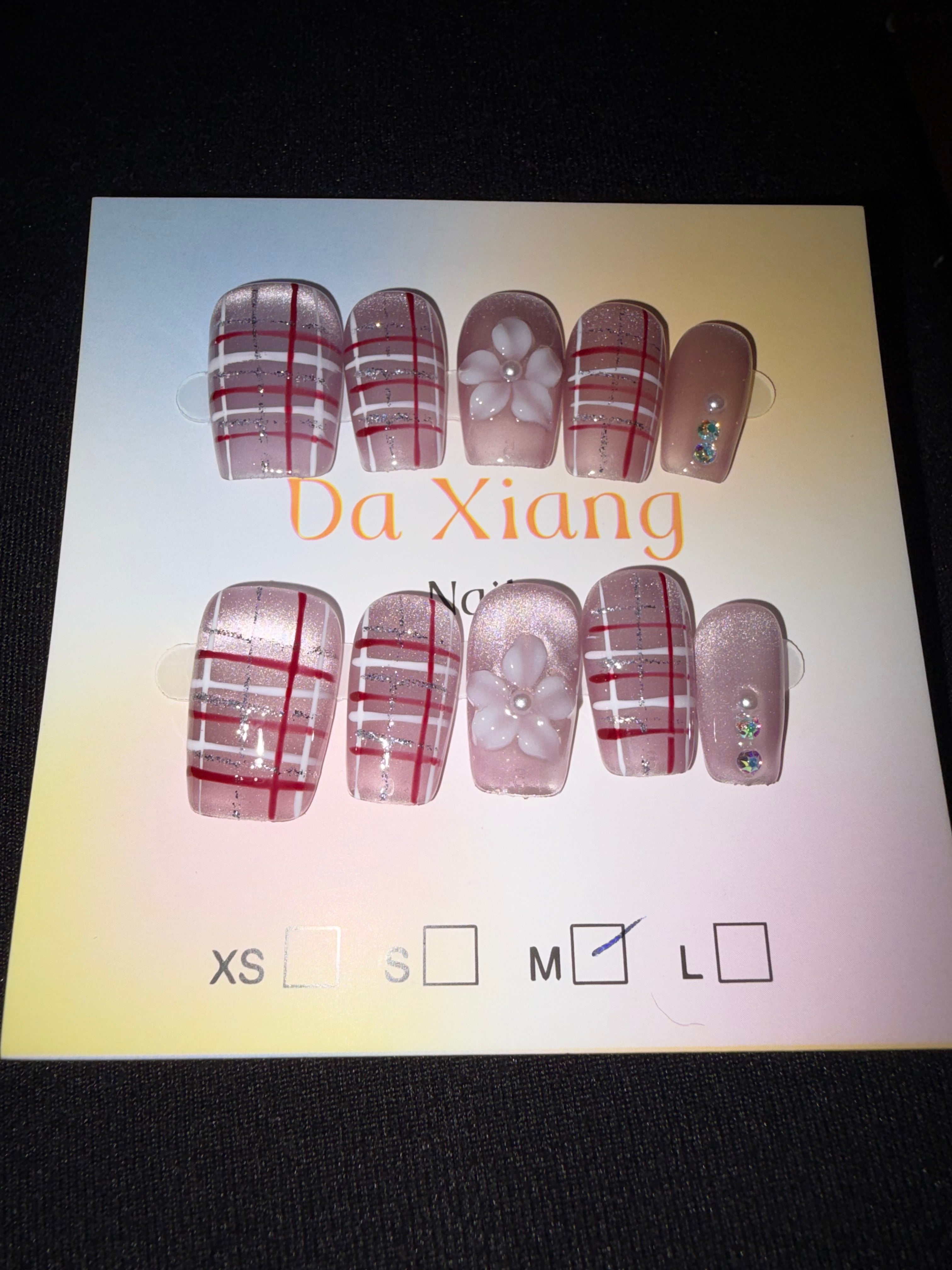 Pink geometric 3D flower press on nails