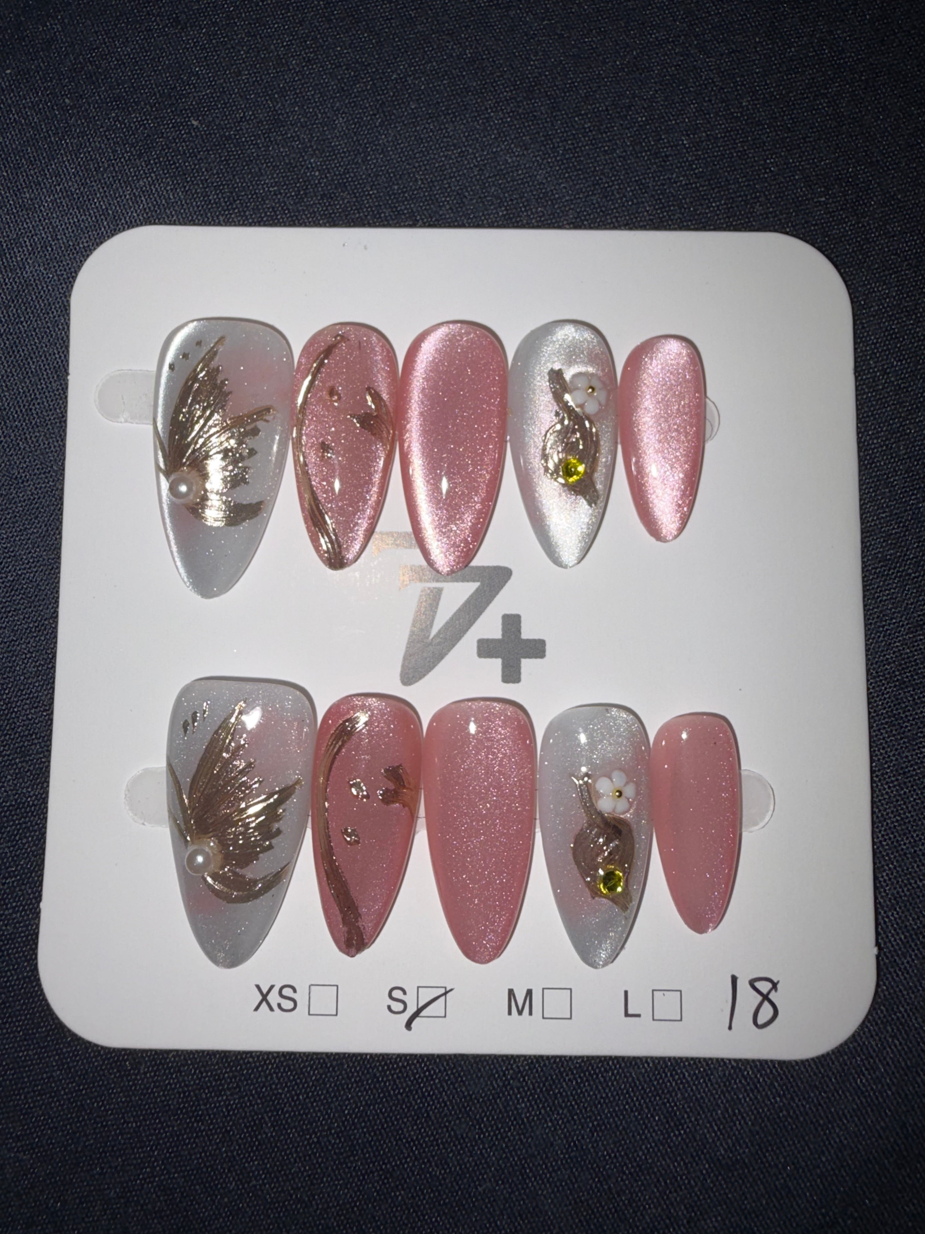 77 Butterfly press on nails