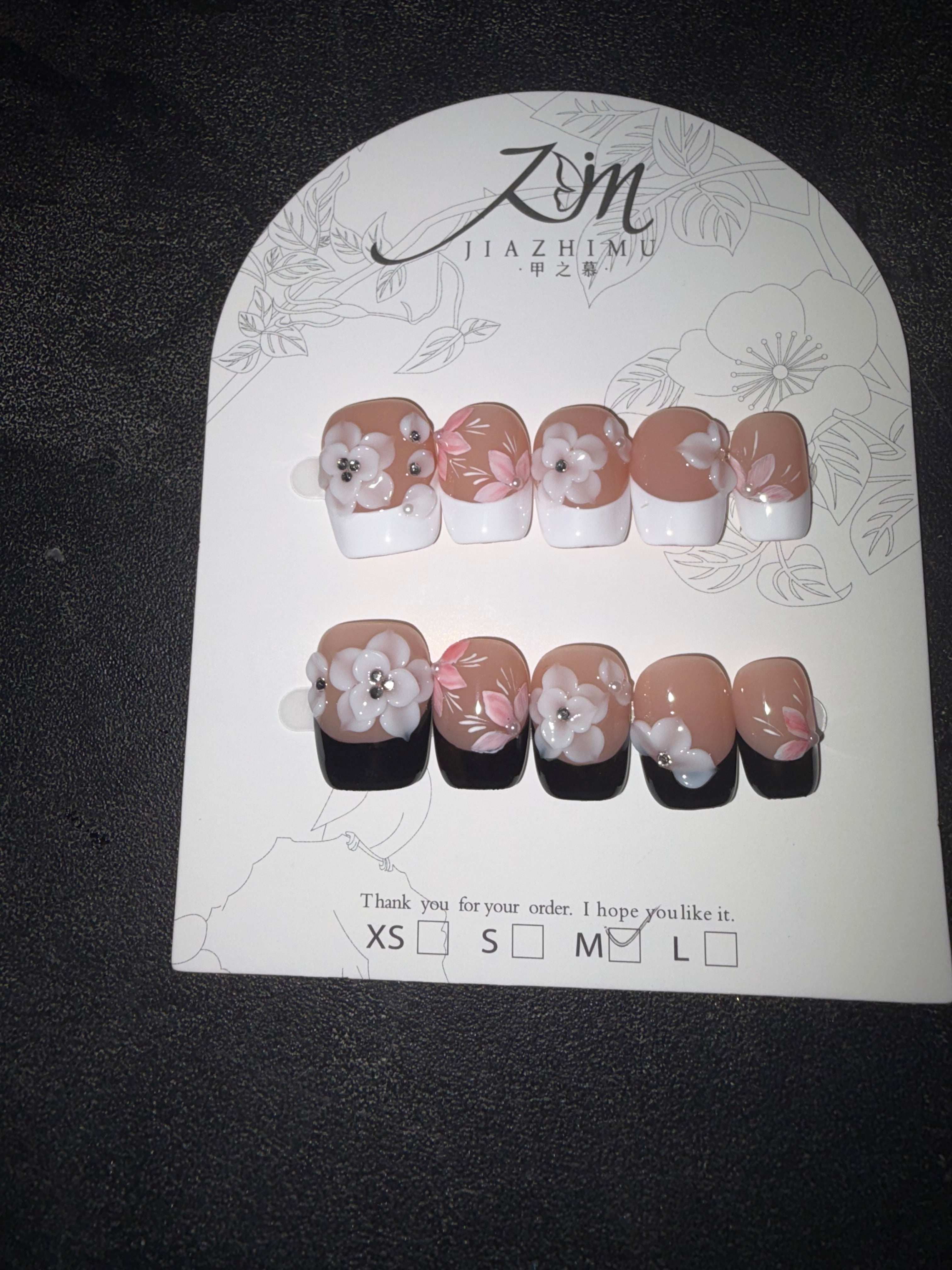 Black and white Shorties Jia Zhi Mu nail set