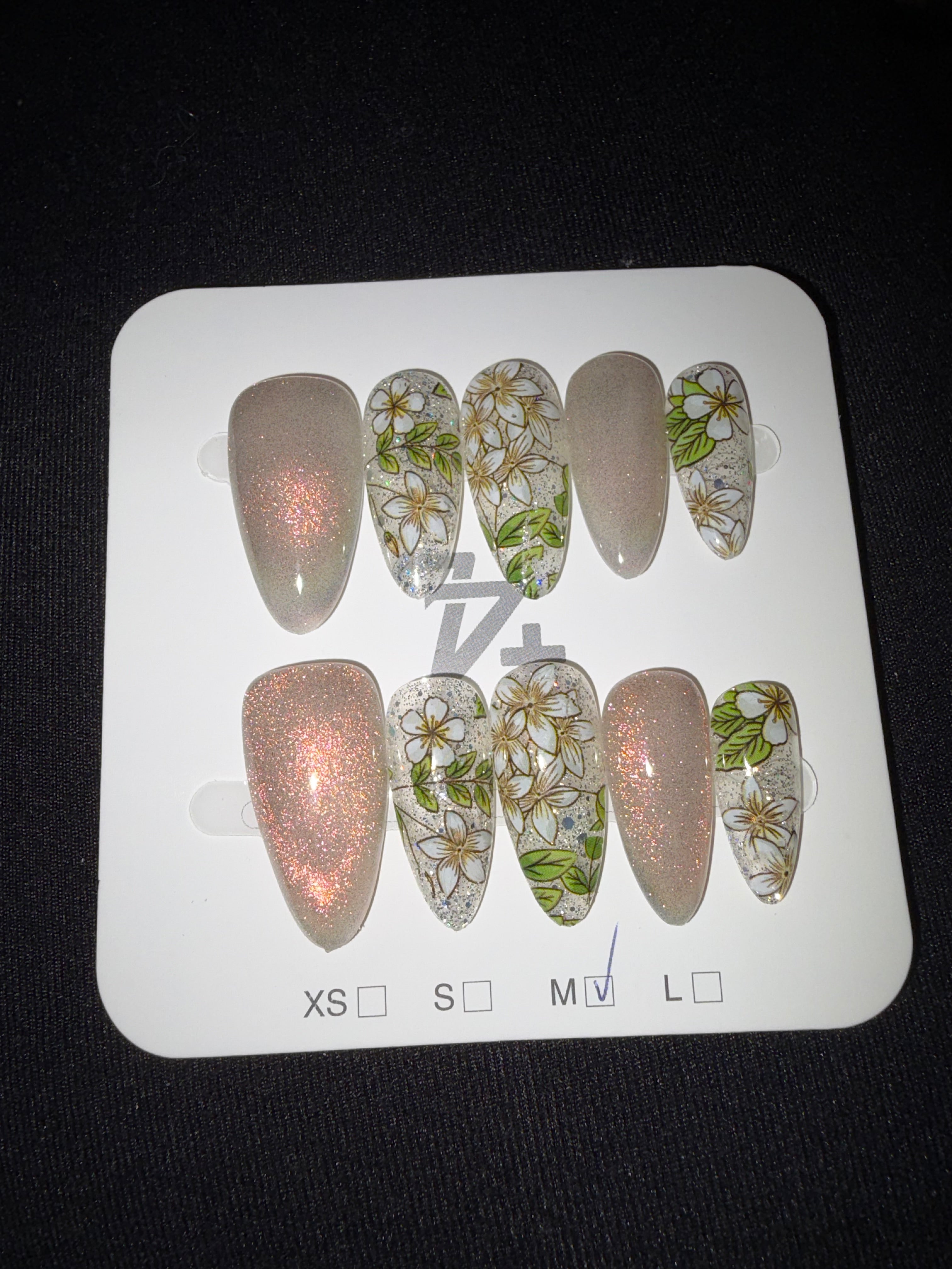 Green and white pearl floral press on nails