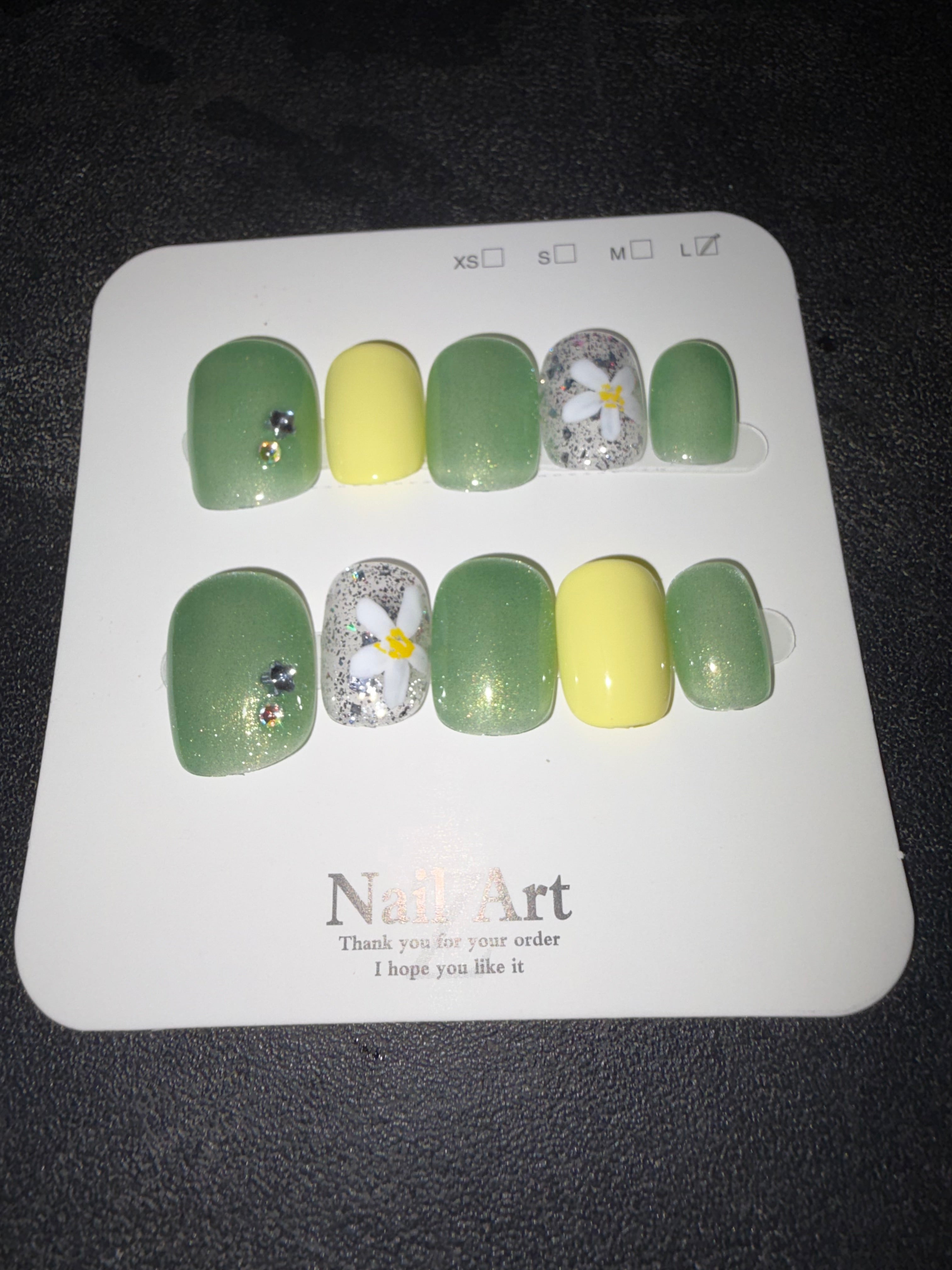 Green and yellow short press on nails