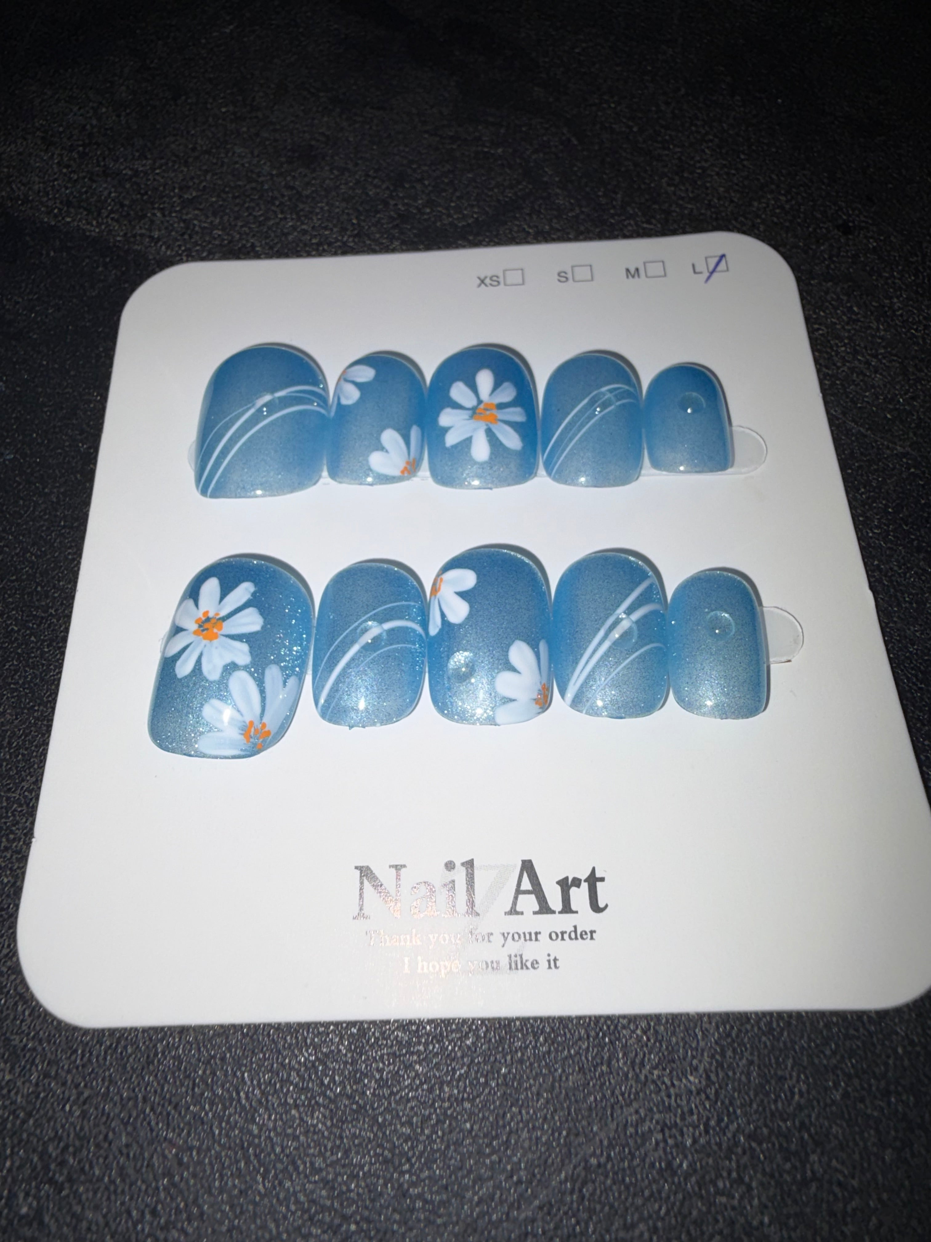 Blue short flowers press on nails