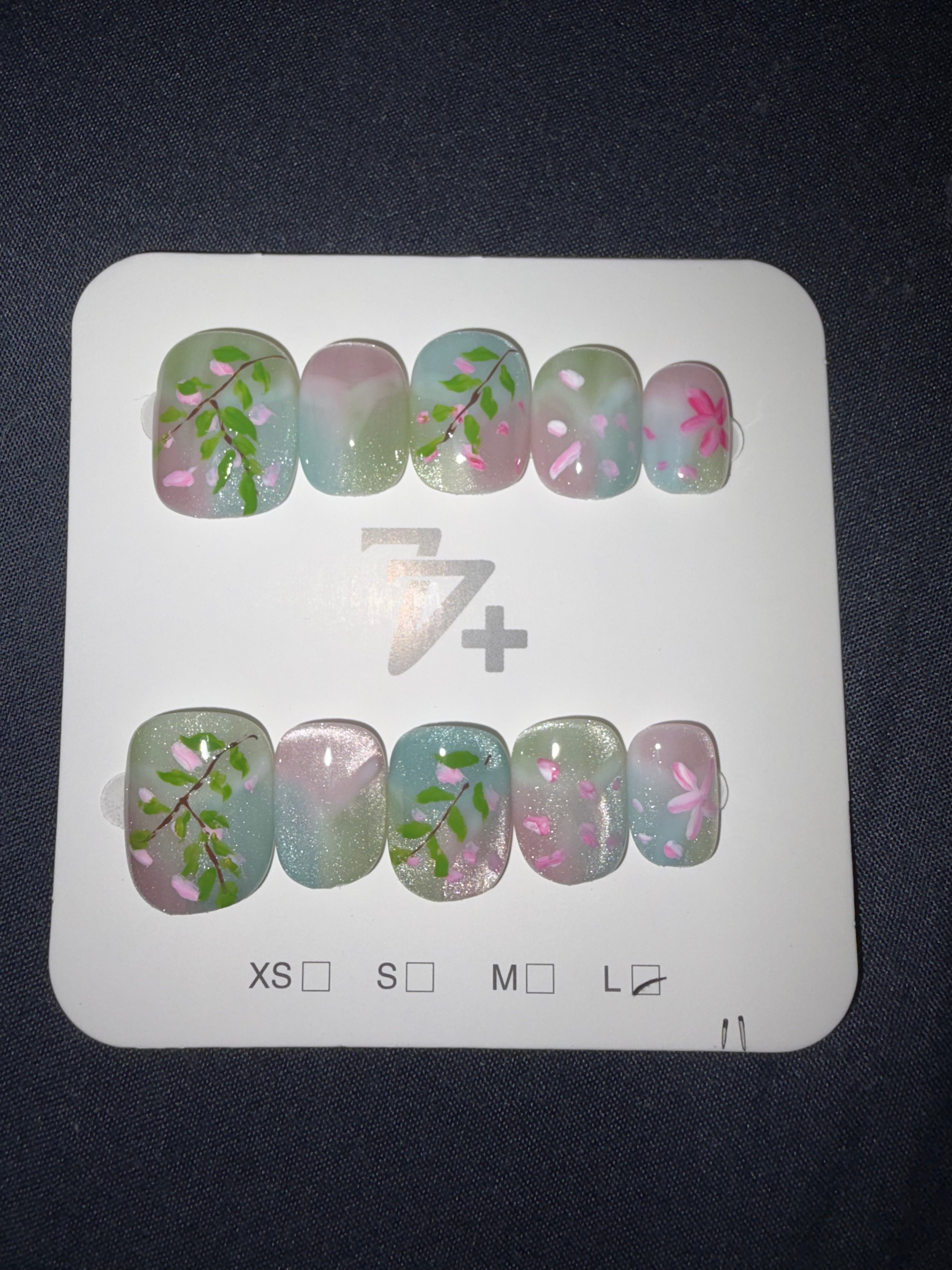 77 ombré floral press ons
