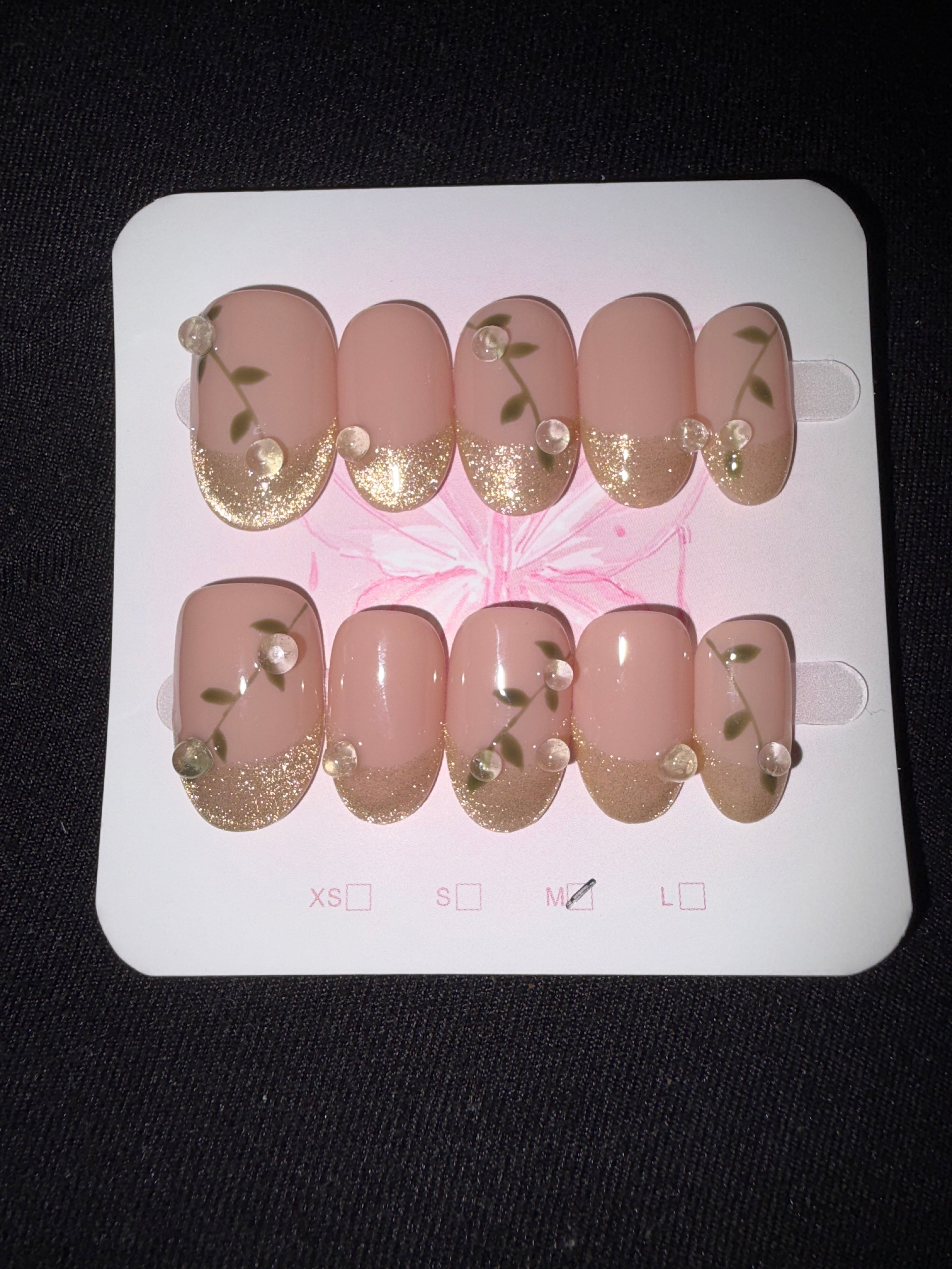 Oval 3D leaf French tip